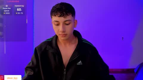 oliveeer online show from January 11, 8:25 pm