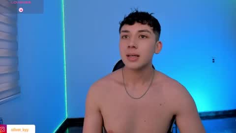 Snapshot of oliver_kyy chatting on May 29, 10:30 pm oliveeer online show from May 29, 10:30 pm