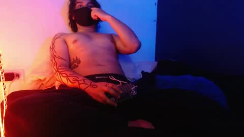 oliver_laid_2023 online show from December 31, 3:55 am