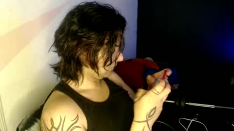 oliver_laid_2023 online show from February 8, 7:15 am