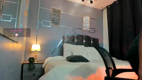 oliver mr  online show from November 17, 8:03 pm