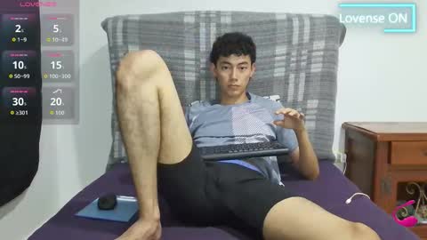 Snapshot of oliver_rayman chatting on October 6, 11:02 pm Oliver Rayman online show from October 6, 11:02 pm