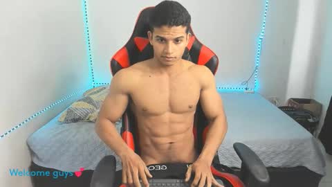 oliver thompsson online show from November 23, 12:05 pm