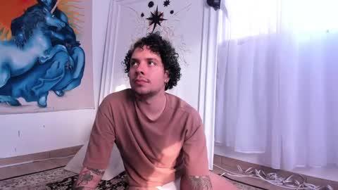 Snapshot of oliver_usher chatting on February 2, 9:34 pm Mr Blue Sky online show from February 2, 9:34 pm