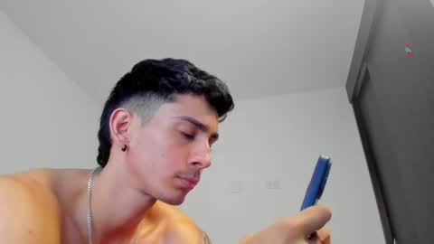 Snapshot of oliverbennet chatting on February 27, 1:38 am Oliver bennet online show from February 27, 1:38 am