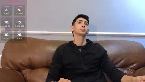 Snapshot of oliverbennet chatting on September 13, 12:16 pm Oliver bennet online show from September 13, 12:16 pm