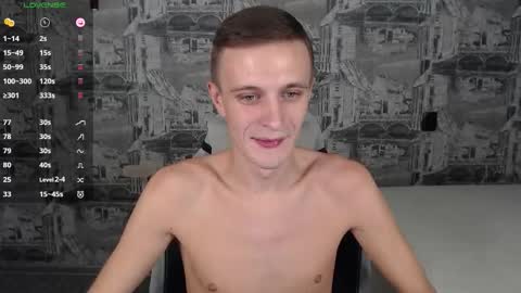 Snapshot of oliverfresh chatting on March 30, 10:05 am Oliver online show from March 30, 10:05 am