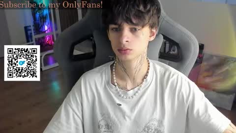 Snapshot of oliverrgroove chatting on September 21, 2:29 pm oliverrgroove online show from September 21, 2:29 pm