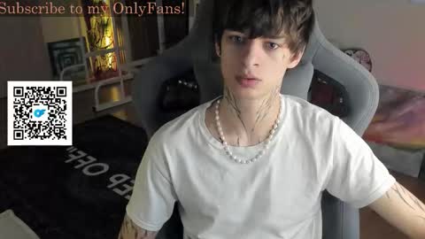 Snapshot of oliverrgroove chatting on October 7, 2:36 pm oliverrgroove online show from October 7, 2:36 pm