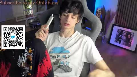 Snapshot of oliverrgroove chatting on October 25, 5:37 am oliverrgroove online show from October 25, 5:37 am