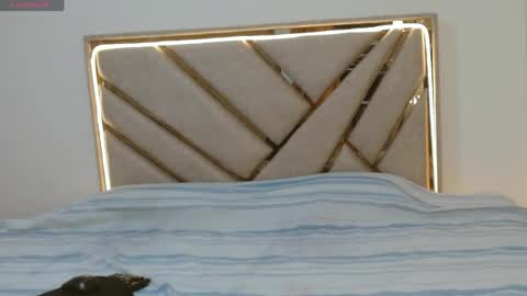 Snapshot of oliversaint__ chatting on March 22, 1:25 pm oliver saint online show from March 22, 1:25 pm