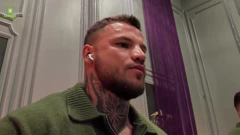 Snapshot of oliversport chatting on September 28, 11:04 am OliverSport online show from September 28, 11:04 am