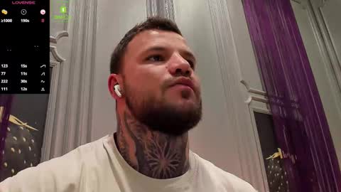 Snapshot of oliversport chatting on October 11, 3:32 pm OliverSport online show from October 11, 3:32 pm