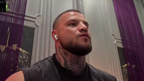 Snapshot of oliversport chatting on October 12, 3:55 pm OliverSport online show from October 12, 3:55 pm