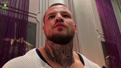 Snapshot of oliversport chatting on December 15, 4:00 pm OliverSport online show from December 15, 4:00 pm