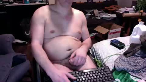 Snapshot of oliverstoner chatting on March 29, 6:02 am oliverstoner online show from March 29, 6:02 am