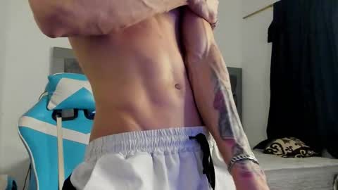 oliverthompson_01 online show from November 5, 5:51 am