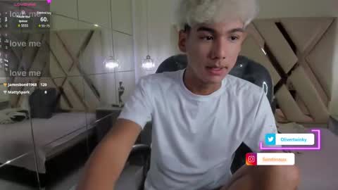 Oliver online show from September 25, 3:49 pm