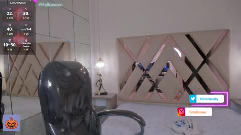 Oliver online show from October 7, 1:19 pm