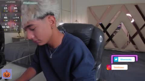 Oliver online show from October 21, 2:40 pm