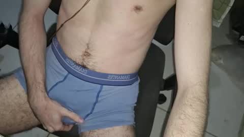 Snapshot of oliverwhte chatting on March 29, 3:17 am oliverwhte online show from March 29, 3:17 am