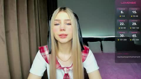 Snapshot of olivia1taylor chatting on November 27, 7:10 am Olivia online show from November 27, 7:10 am