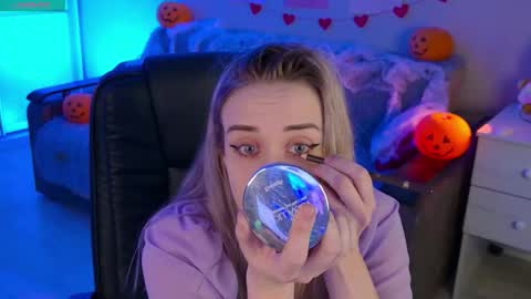 olivia_daze online show from November 3, 7:37 pm