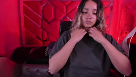 Snapshot of olivia_fox69 chatting on February 15, 3:58 am OLIVIA online show from February 15, 3:58 am