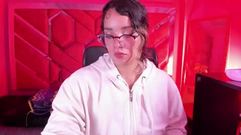 Snapshot of olivia_fox69 chatting on March 2, 2:36 am OLIVIA online show from March 2, 2:36 am