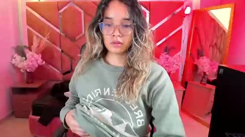  OLIVIA  online show from June 30, 3:40 am