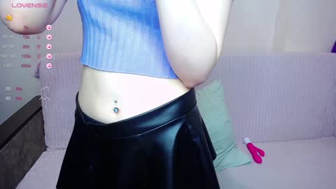 olivia_graceee online show from December 7, 9:06 am