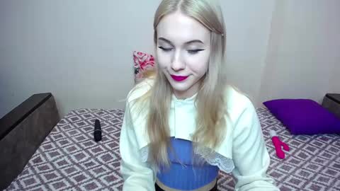 olivia_graceee online show from March 10, 6:12 pm