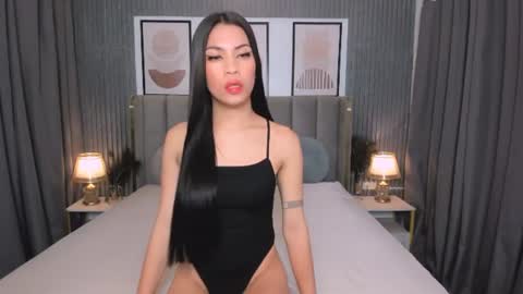 olivia_hotcummer online show from July 7, 2:36 am