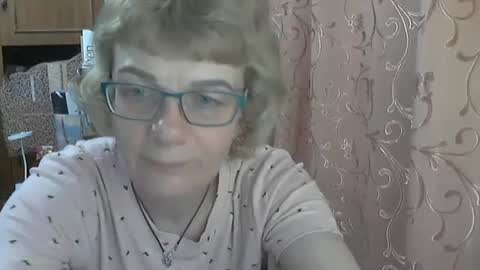 Olivia Mia online show from March 11, 5:52 pm