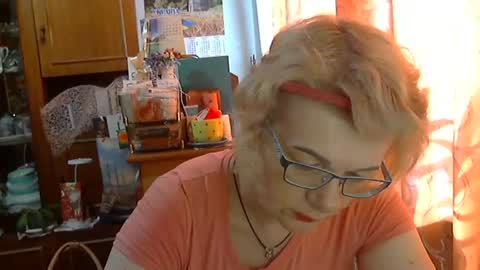 Olivia Mia online show from June 14, 1:57 pm