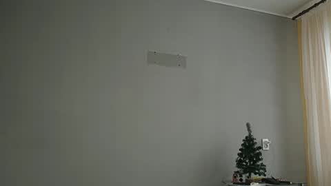 Snapshot of olivia_oliv chatting on February 17, 11:07 am Olivia online show from February 17, 11:07 am