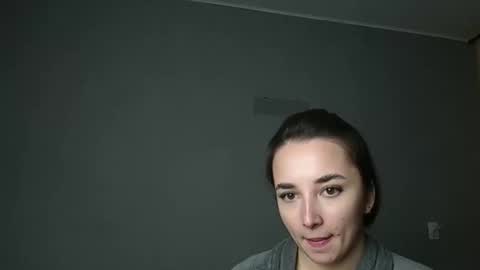 Snapshot of olivia_oliv chatting on February 23, 5:21 pm Olivia online show from February 23, 5:21 pm