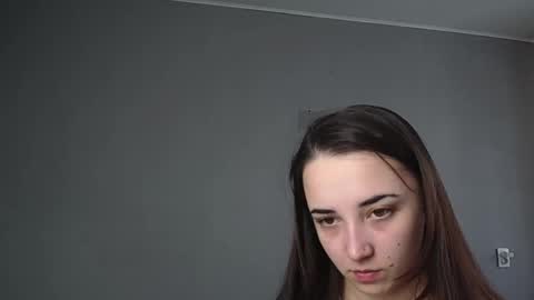 Snapshot of olivia_oliv chatting on March 15, 9:37 am Olivia online show from March 15, 9:37 am