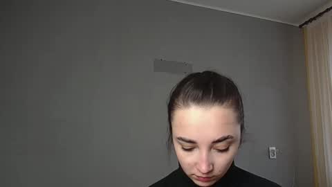 Snapshot of olivia_oliv chatting on March 21, 9:47 am Olivia online show from March 21, 9:47 am