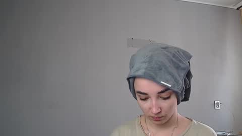 Snapshot of olivia_oliv chatting on March 22, 11:46 am Olivia online show from March 22, 11:46 am