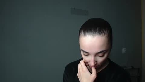 Snapshot of olivia_oliv chatting on March 25, 4:24 pm Olivia online show from March 25, 4:24 pm