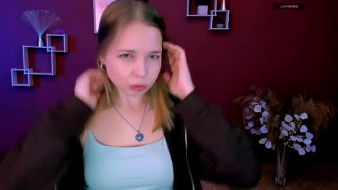 Sweet Olivia online show from March 23, 8:40 am