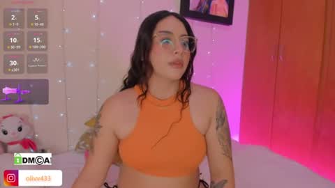olivia_s19 online show from June 25, 2:44 am