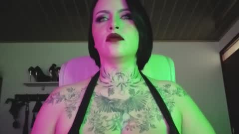   online show from November 19, 1:44 pm