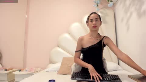 Snapshot of olivia_stevens_ chatting on February 26, 8:00 pm Olivia online show from February 26, 8:00 pm