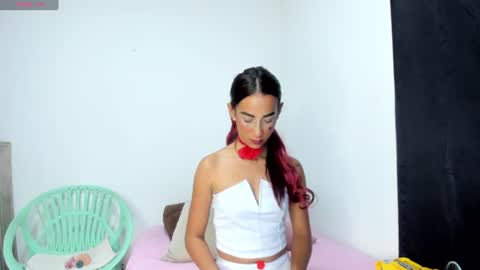 Olivia online show from June 18, 8:24 pm