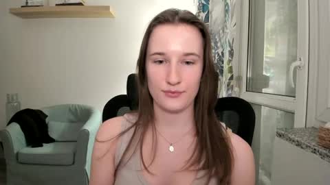 Snapshot of oliviaaa2003 chatting on January 7, 9:14 pm Oliwiaa2004 online show from January 7, 9:14 pm