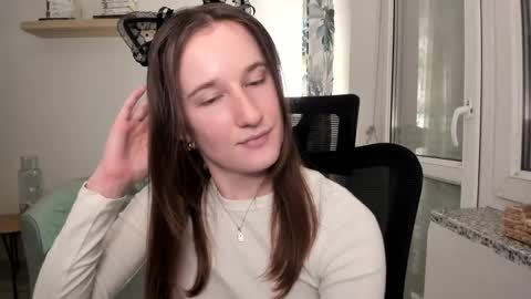 Snapshot of oliviaaa2003 chatting on February 15, 9:26 pm Oliwiaa2004 online show from February 15, 9:26 pm