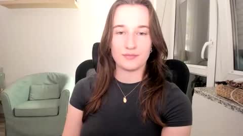 Snapshot of oliviaaa2003 chatting on September 10, 8:53 pm Oliwiaa2004 online show from September 10, 8:53 pm