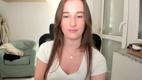 Oliwiaa2004 online show from December 17, 10:38 pm